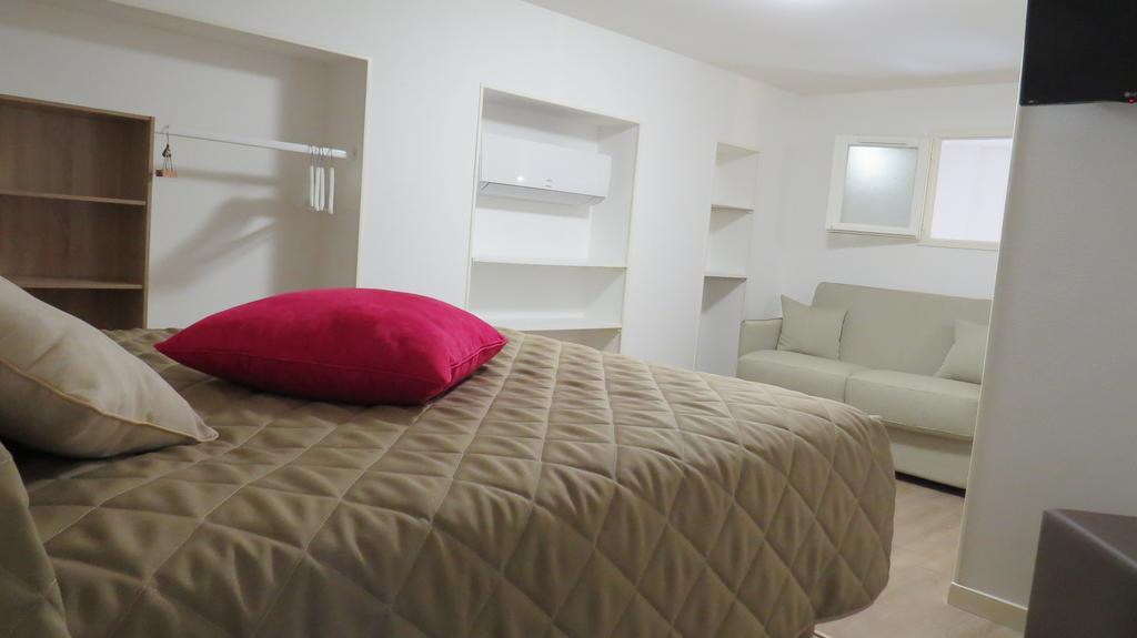 נבר Hotel De Cleves מראה חיצוני תמונה